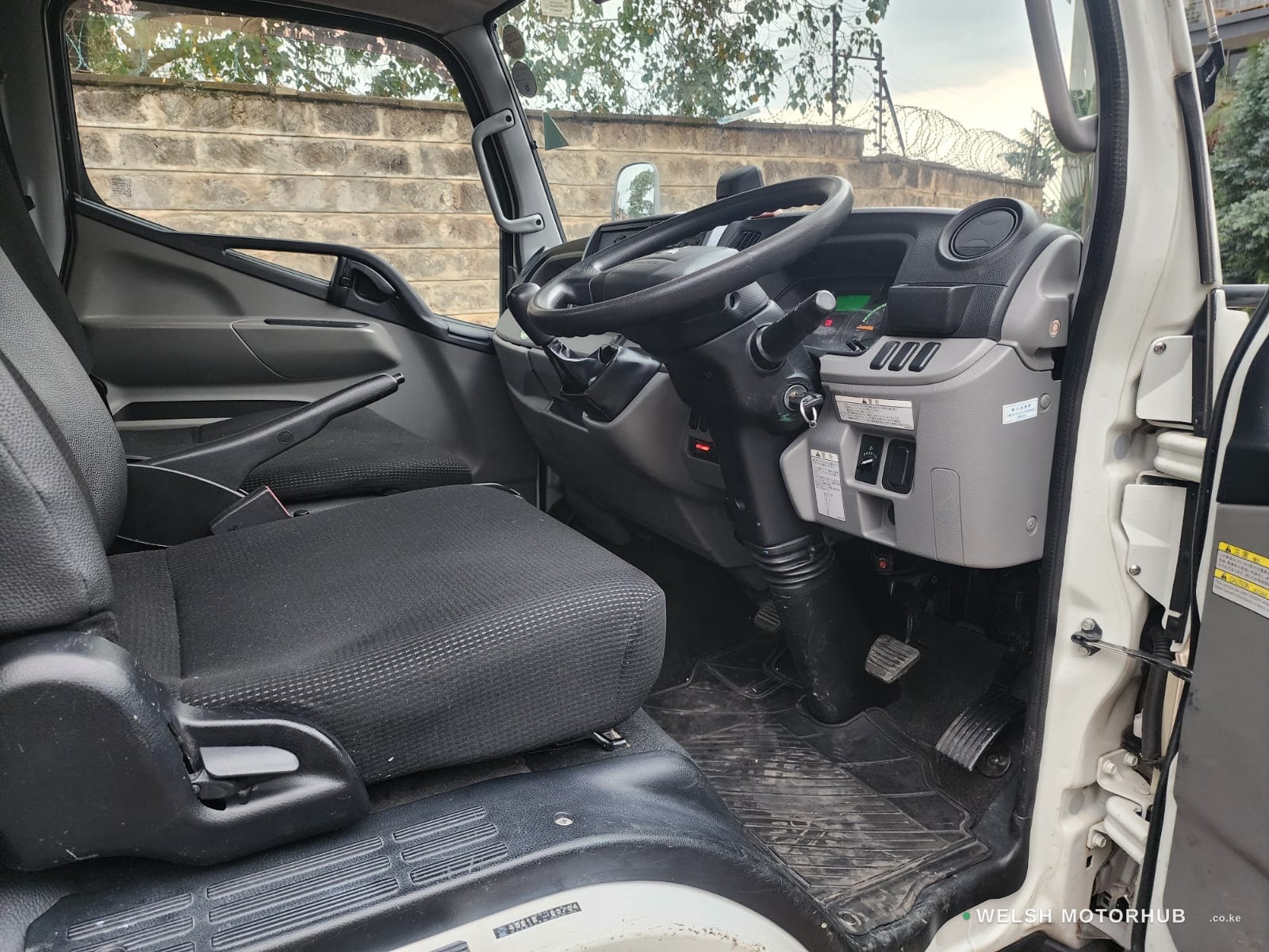 2019 Mitsubishi Fuso 3L Diesel Truck, photo 13