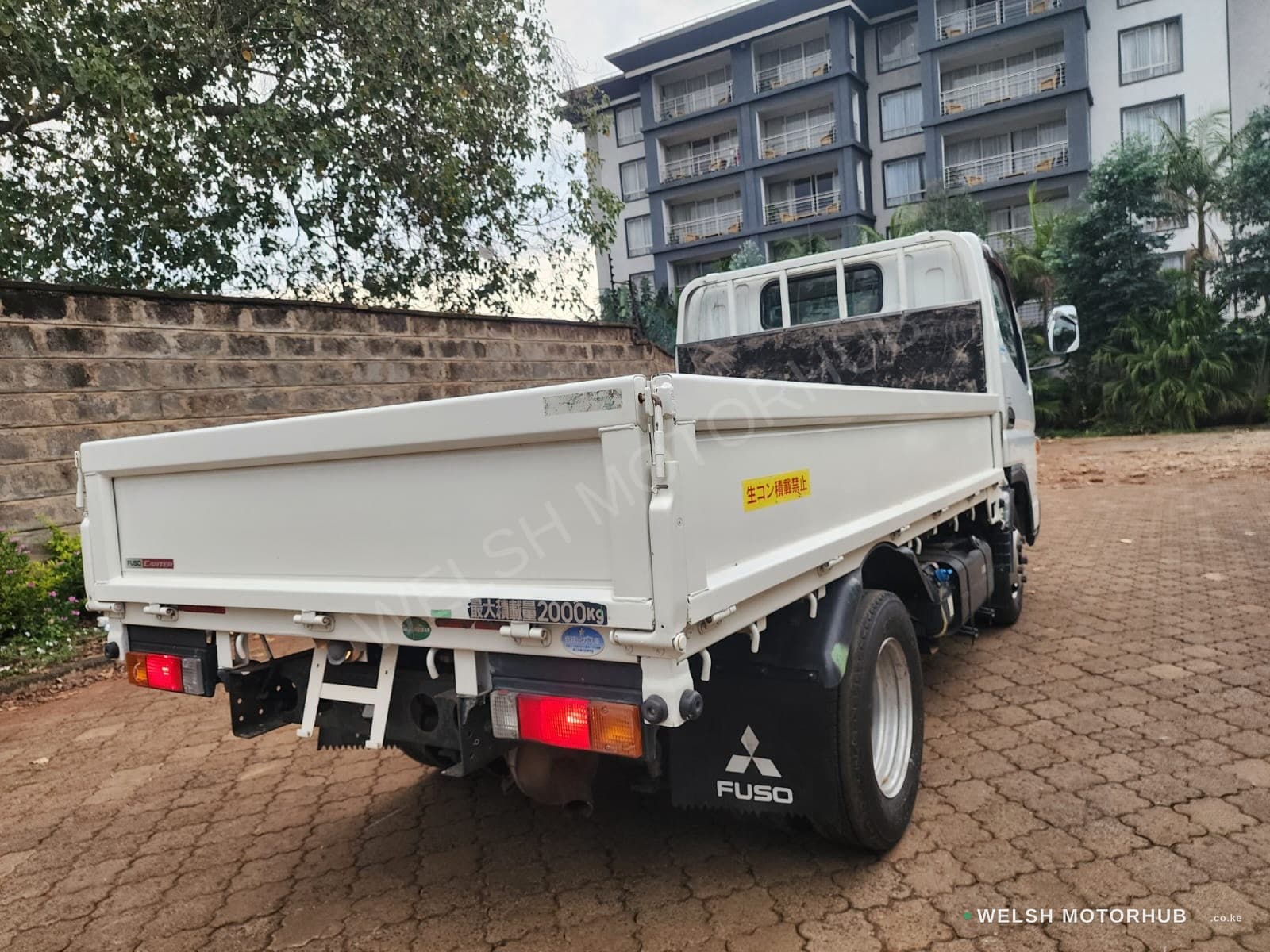 2019 Mitsubishi Fuso 3L Diesel Truck, photo 6