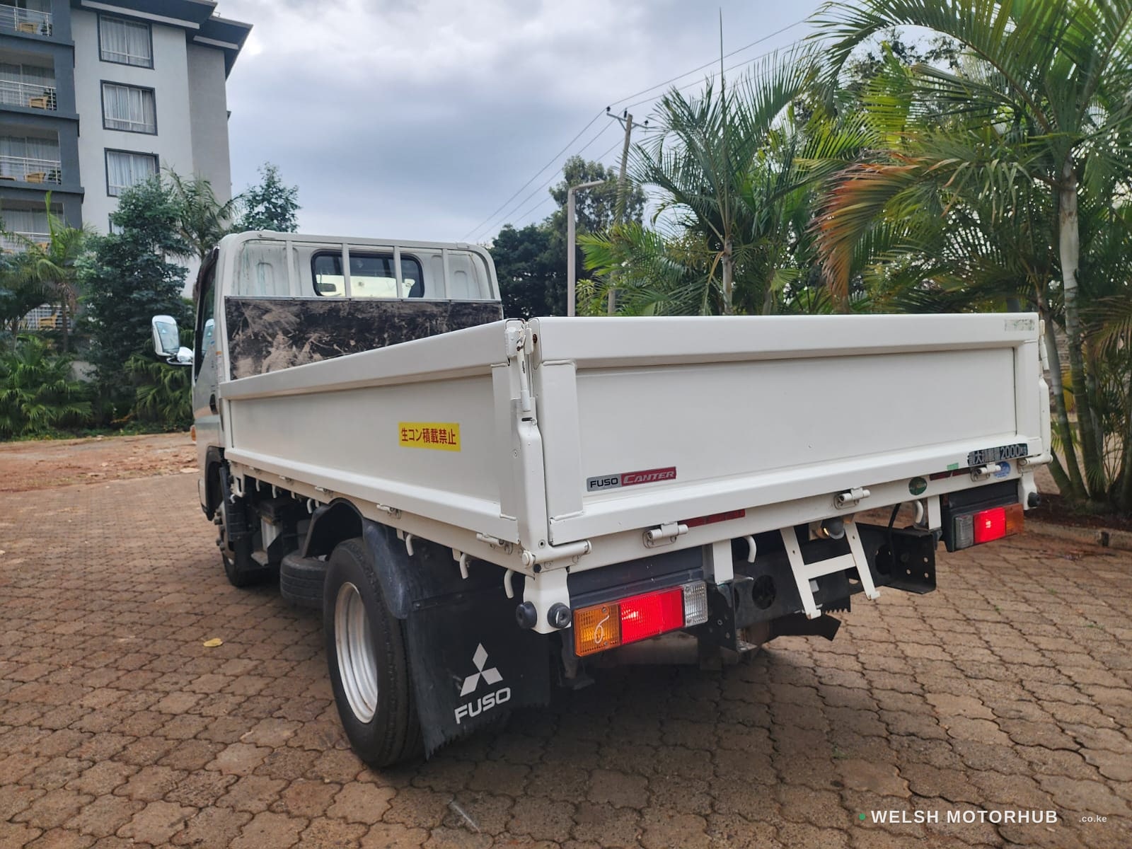 2019 Mitsubishi Fuso 3L Diesel Truck, photo 9
