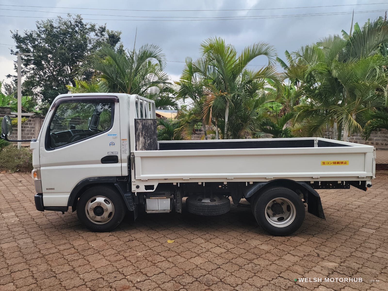 2019 Mitsubishi Fuso 3L Diesel Truck, photo 8