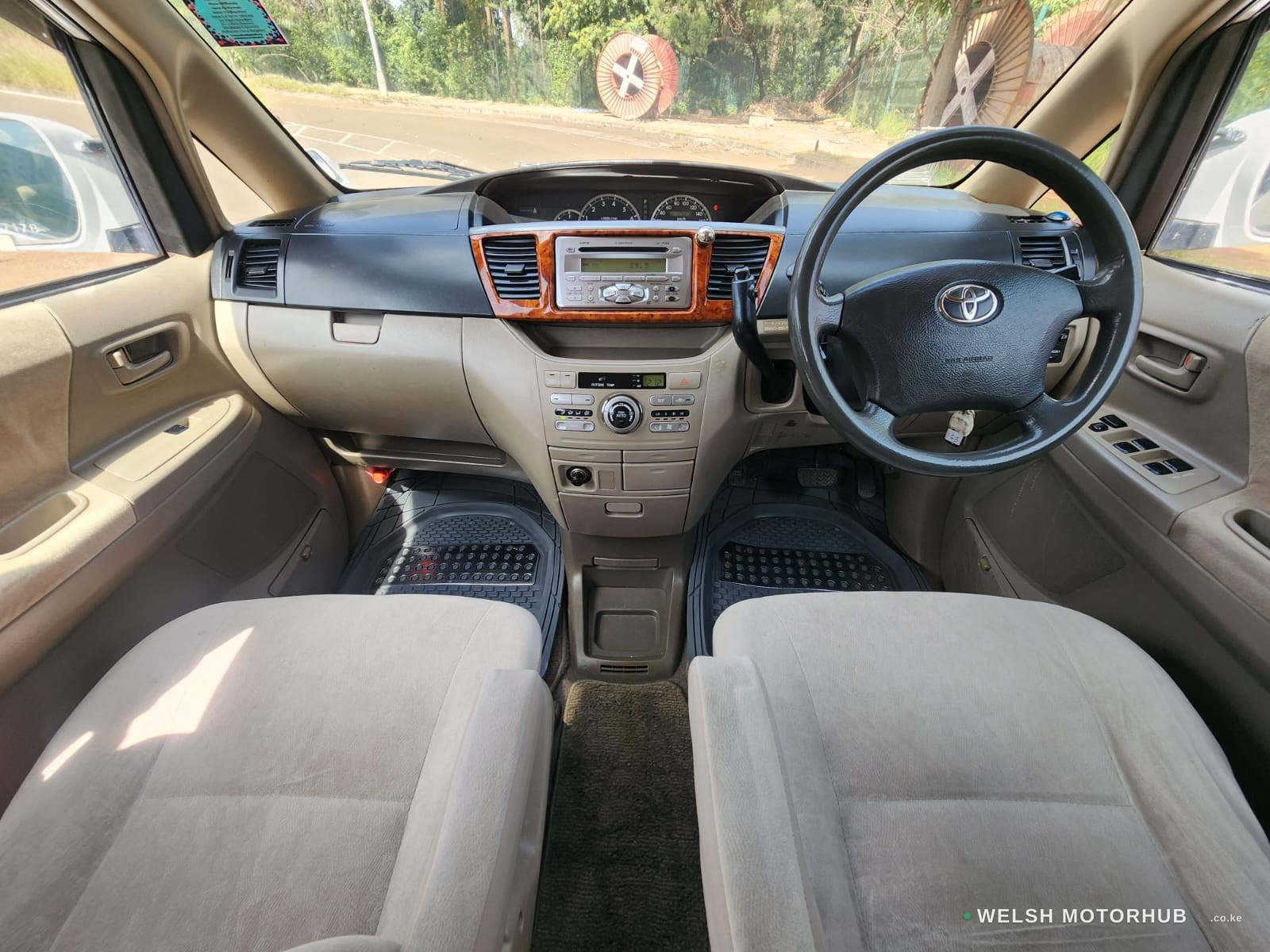 2006 Toyota Noah 2L Petrol MPV, photo 10