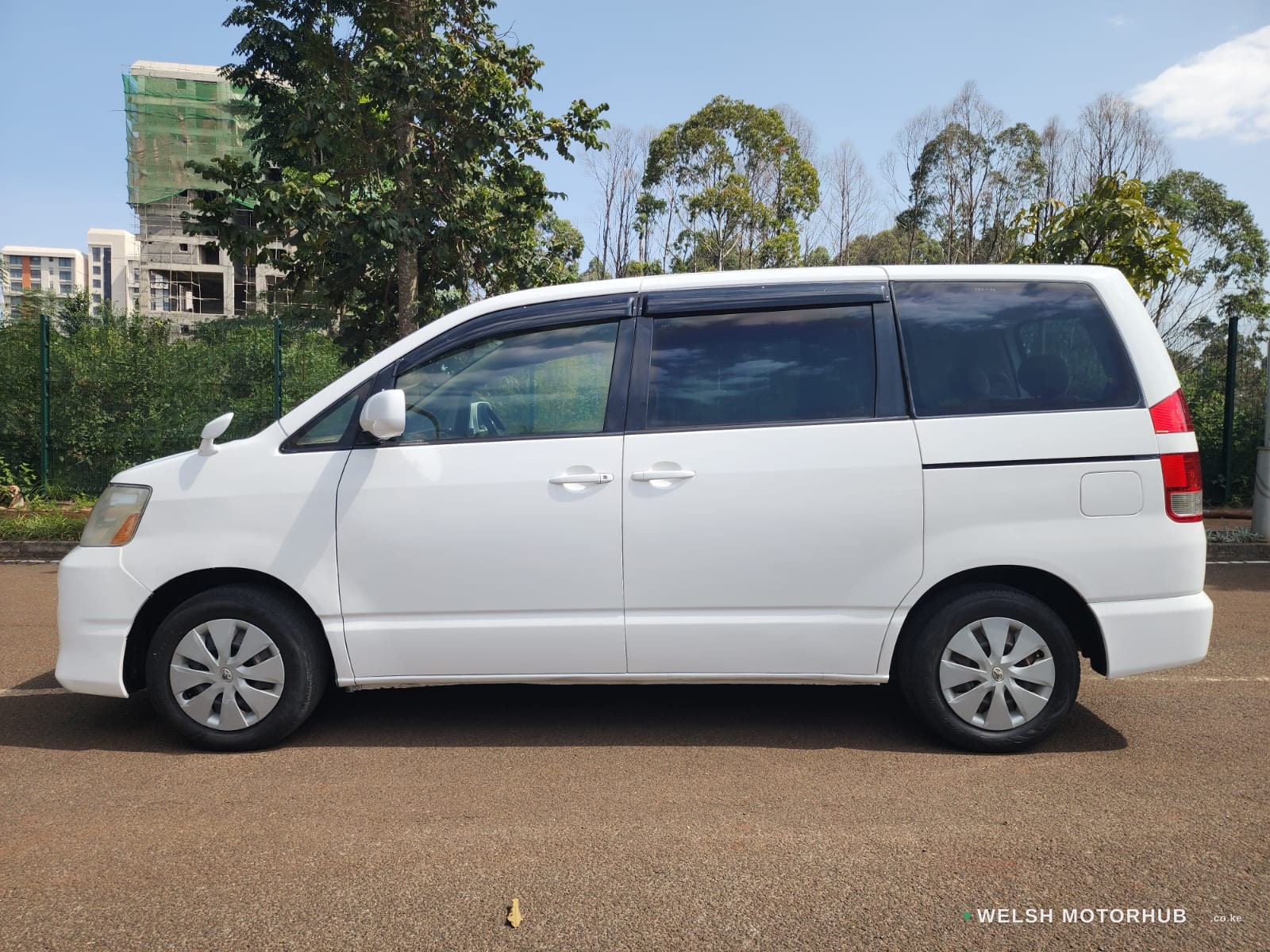 2006 Toyota Noah 2L Petrol MPV, photo 4