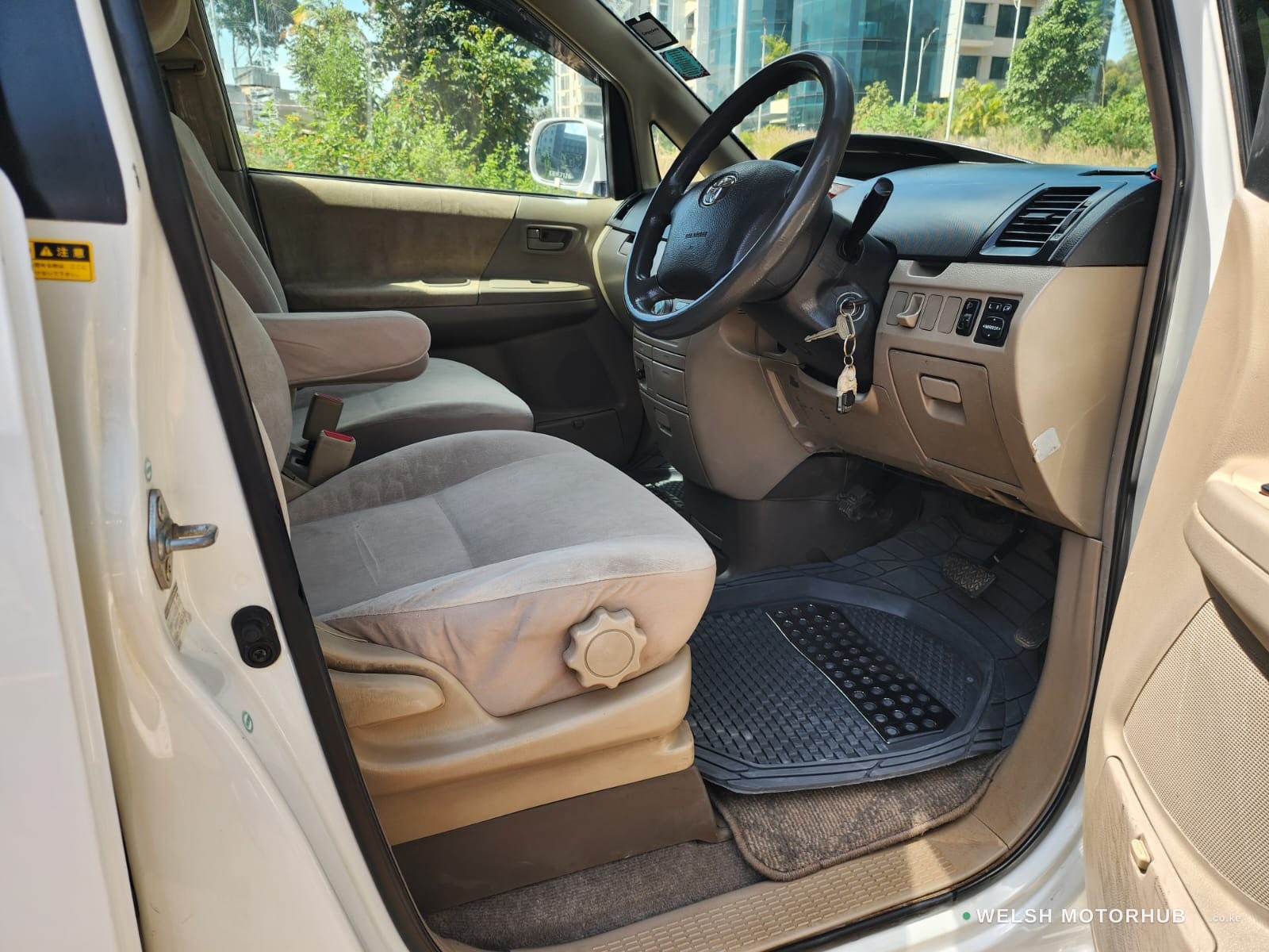 2006 Toyota Noah 2L Petrol MPV, photo 9