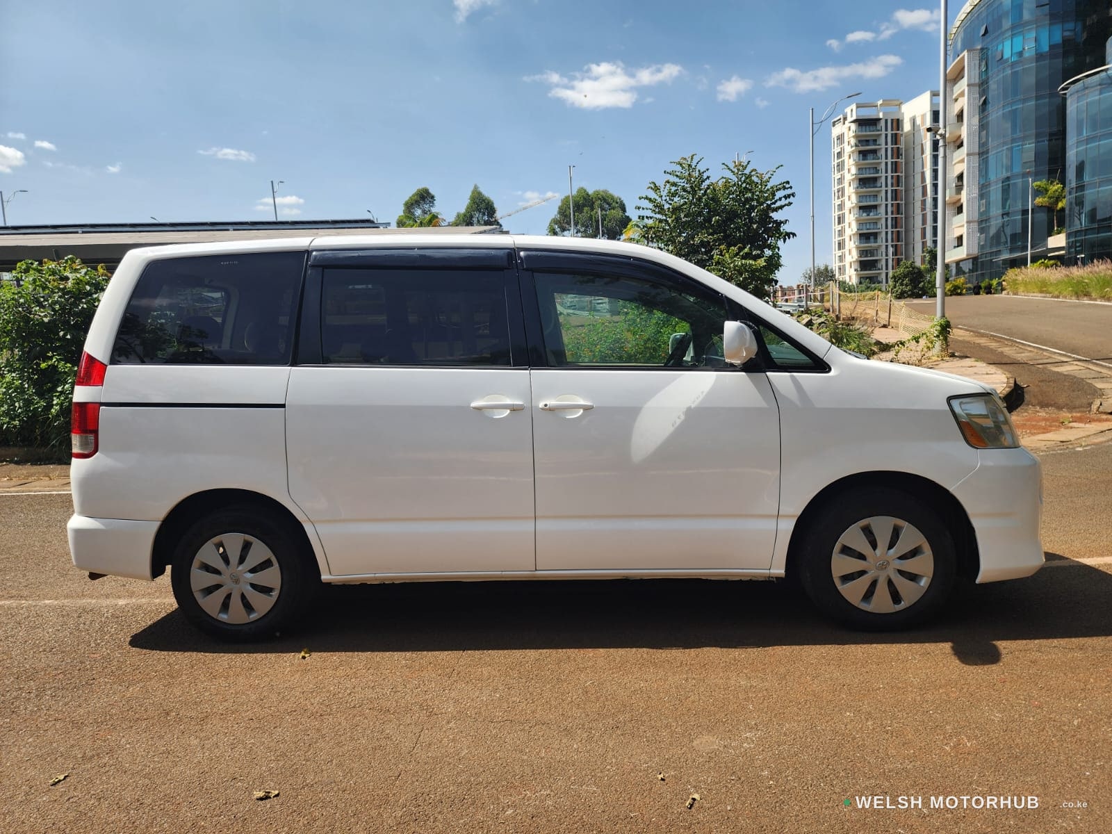 2006 Toyota Noah 2L Petrol MPV, photo 6