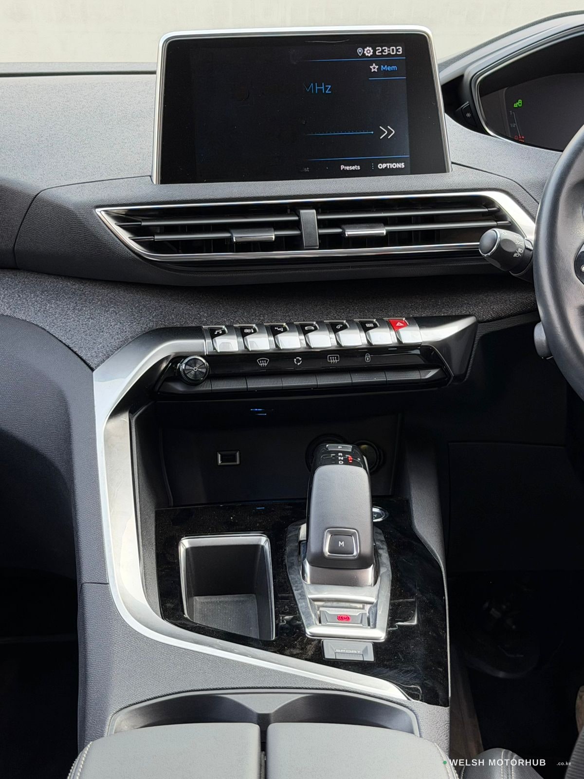 2019 Peugeot 3008 Allure LED 1.6L Petrol SUV, photo 11