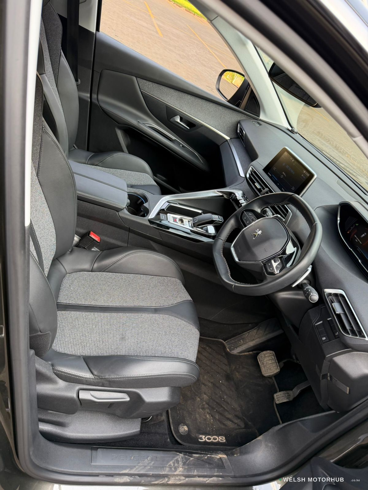 2019 Peugeot 3008 Allure LED 1.6L Petrol SUV, photo 9