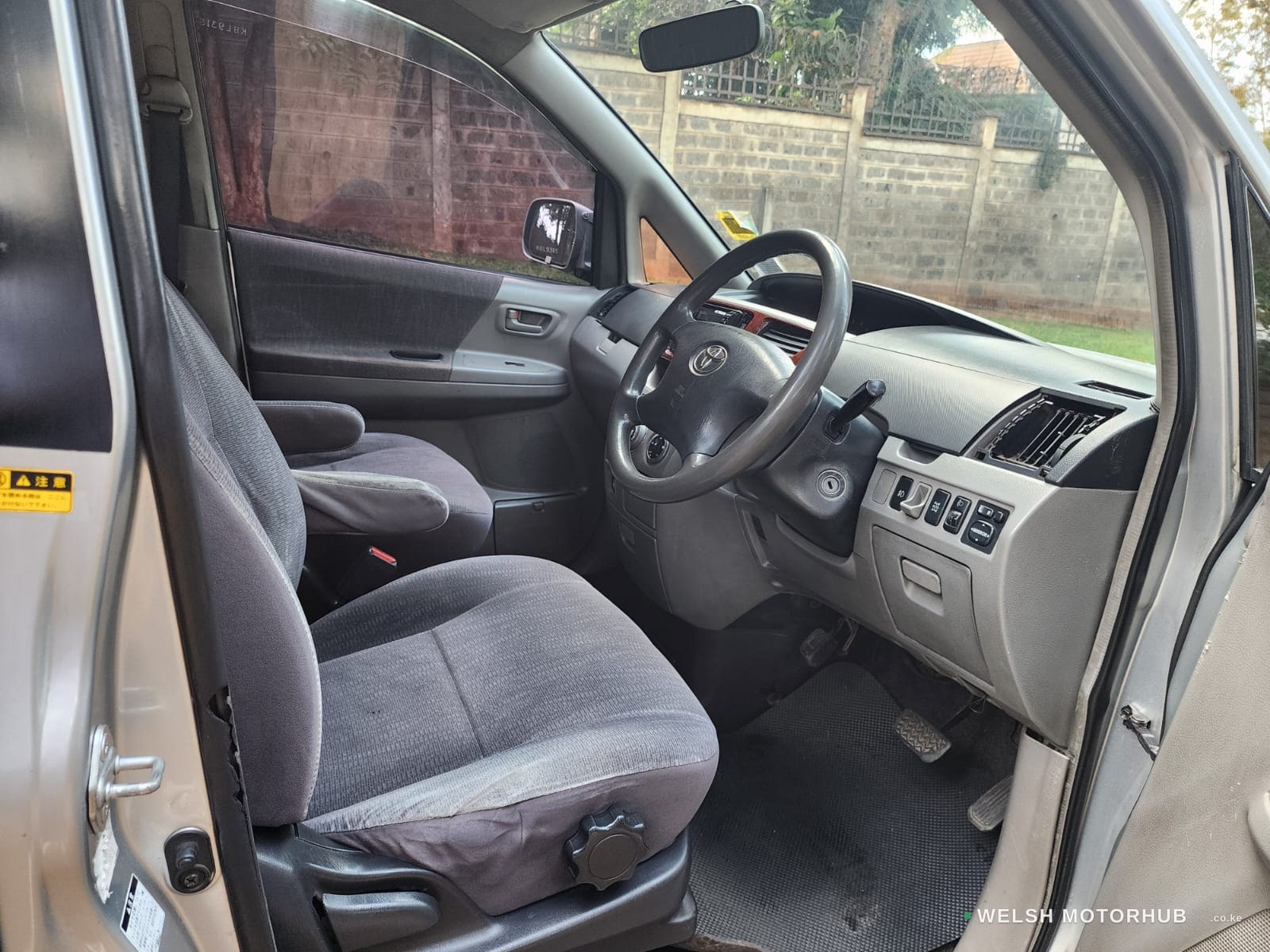 2003 Toyota Noah 2L Petrol MPV, photo 14