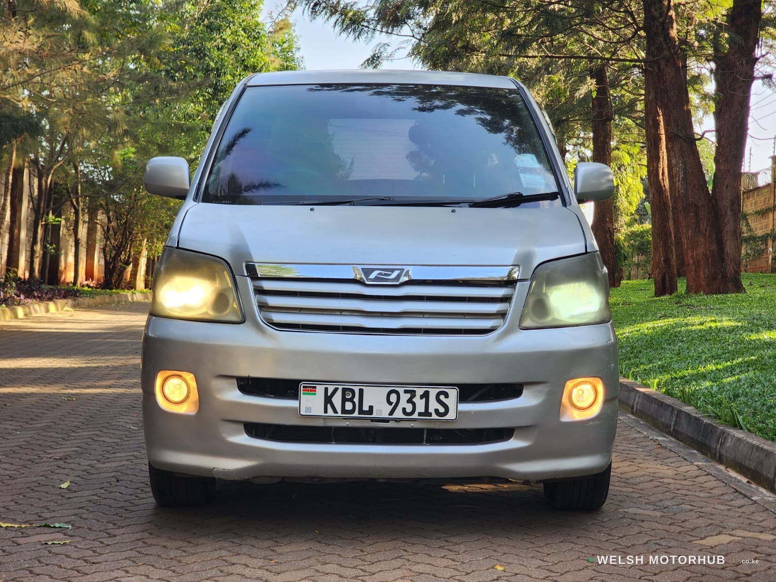 2003 Toyota Noah 2L Petrol MPV, photo 4