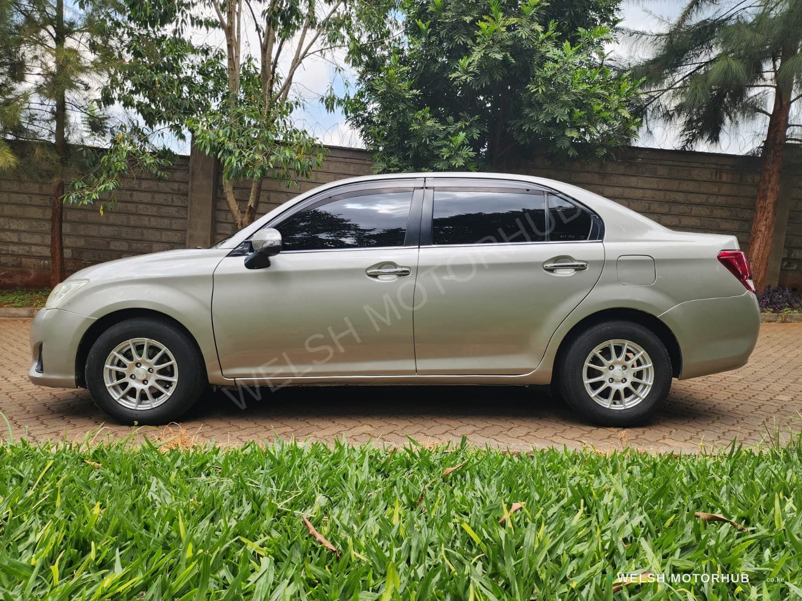 2012 Toyota Axio 1.5L Petrol Sedan, photo 3