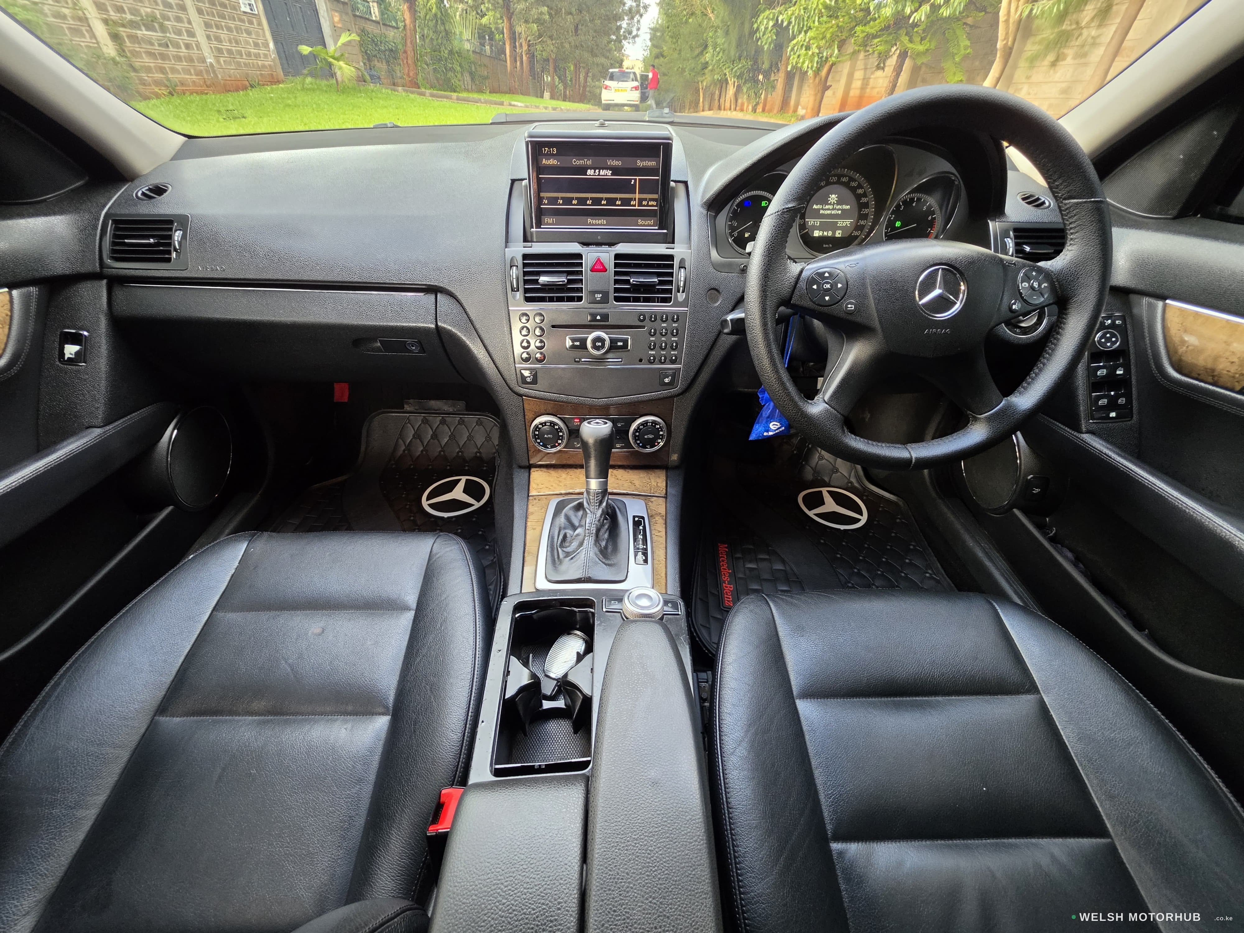 2010 Mercedes-Benz C200 1.8L Petrol Sedan, photo 12