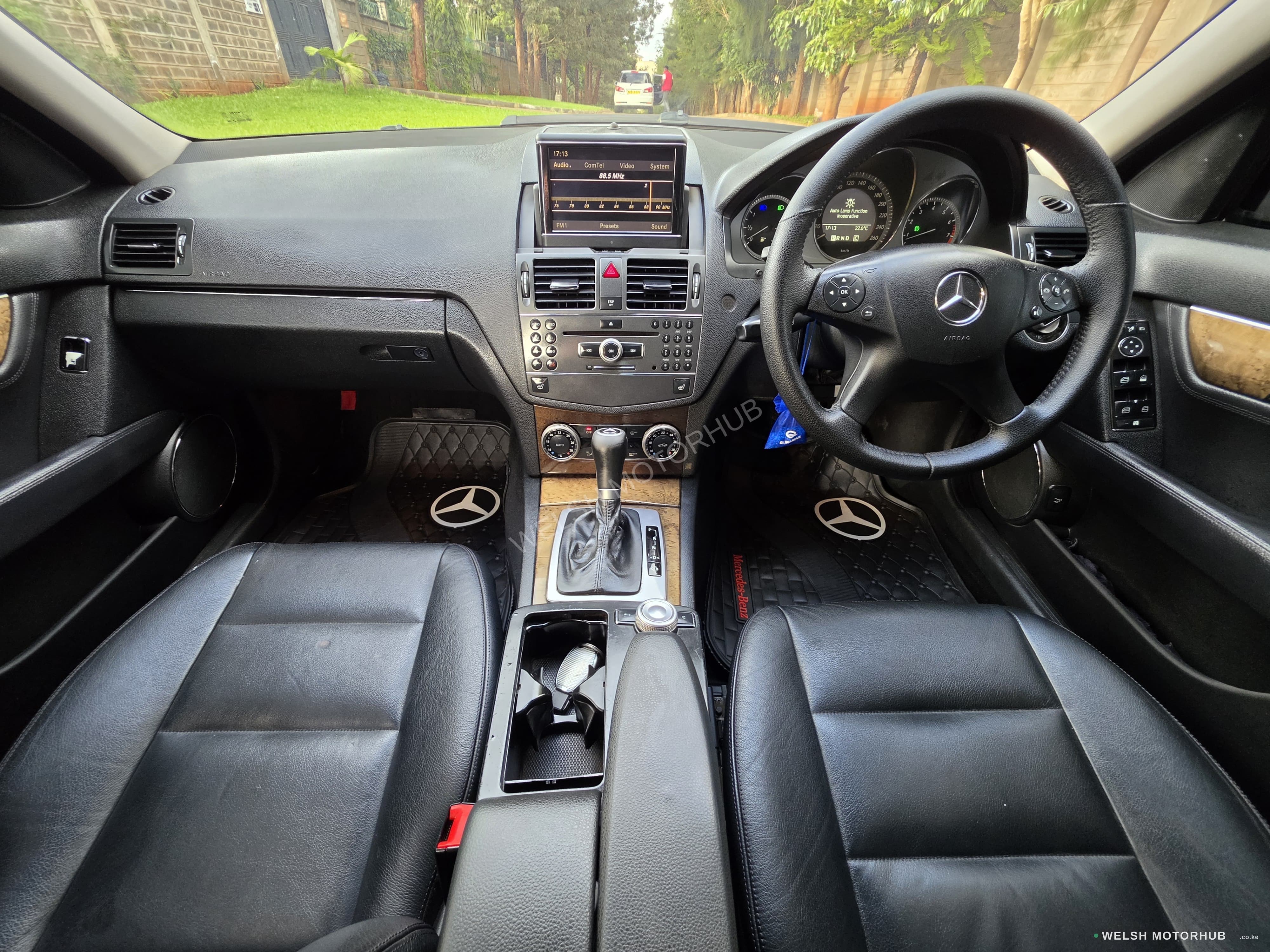 2010 Mercedes-Benz C200 1.8L Petrol Sedan, photo 12