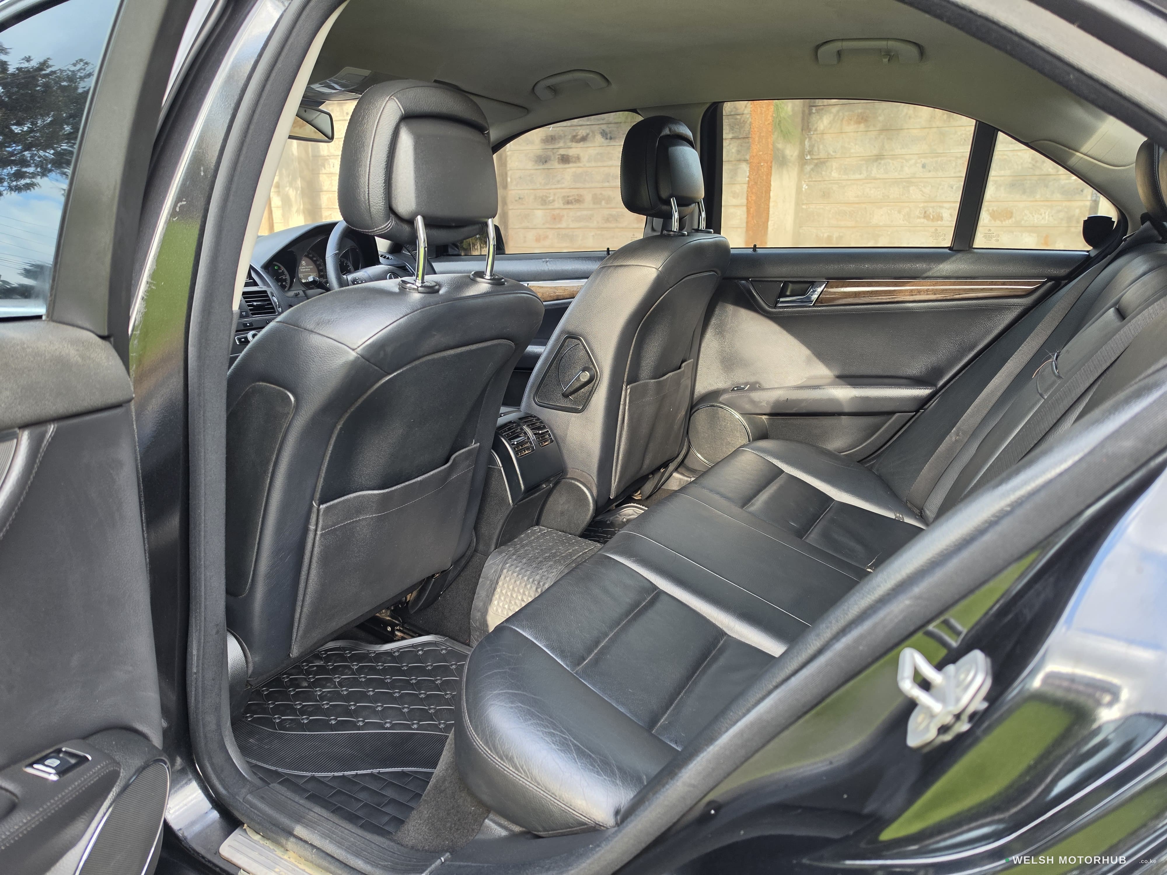 2010 Mercedes-Benz C200 1.8L Petrol Sedan, photo 10