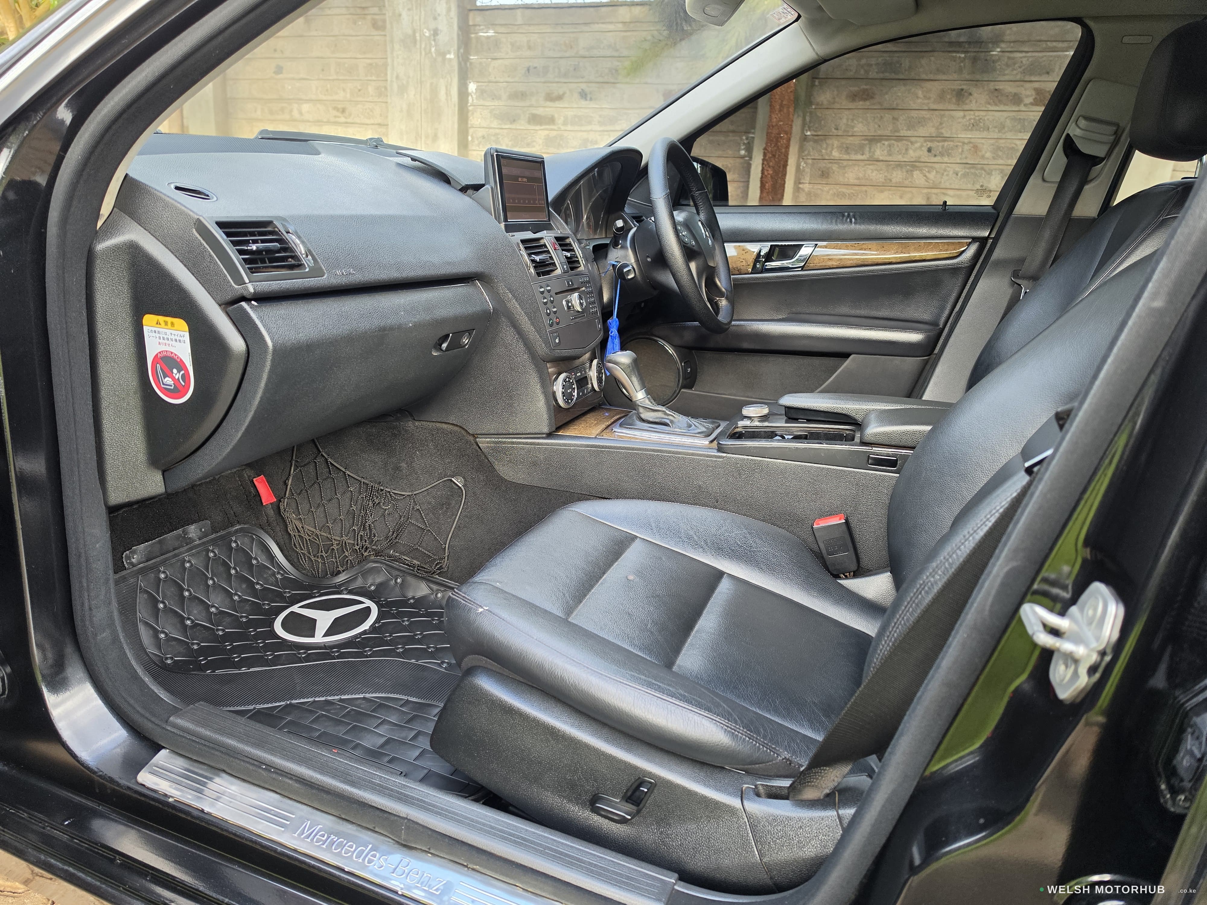 2010 Mercedes-Benz C200 1.8L Petrol Sedan, photo 9