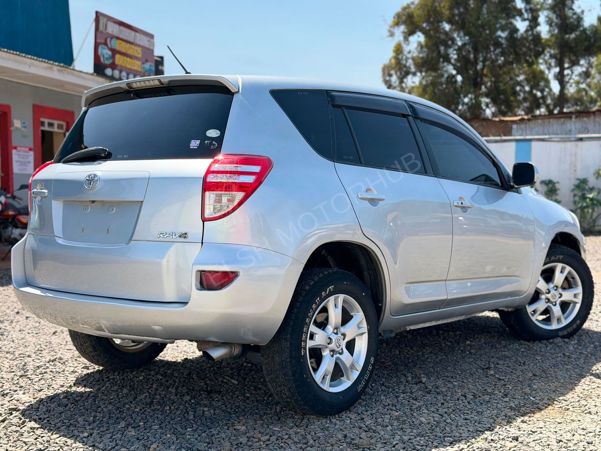 2010 Toyota RAV4 2.4L Petrol SUV, photo 3