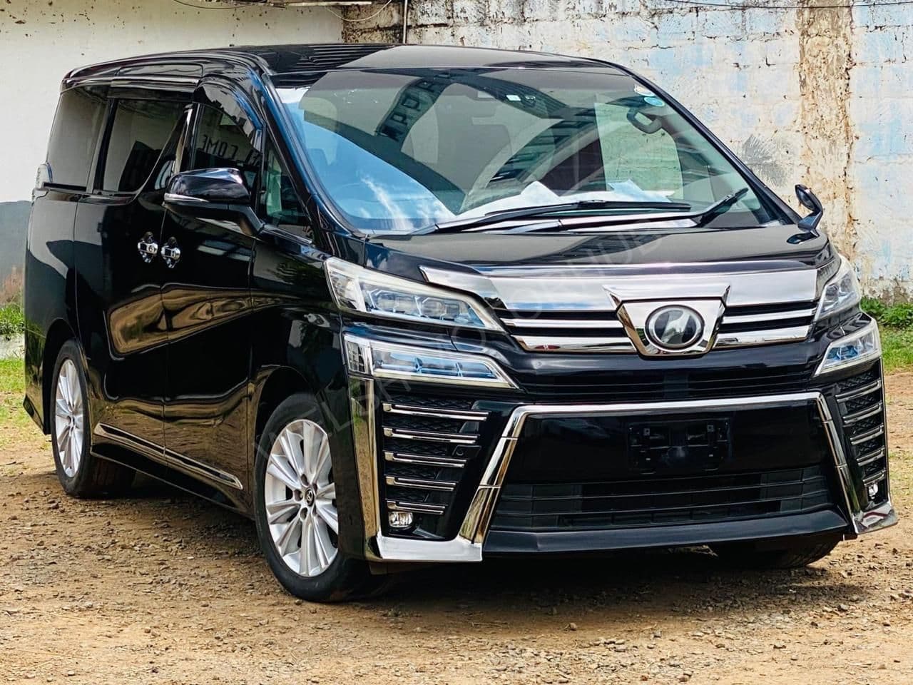 2018 Toyota Vellfire Petrol MPV, main photo