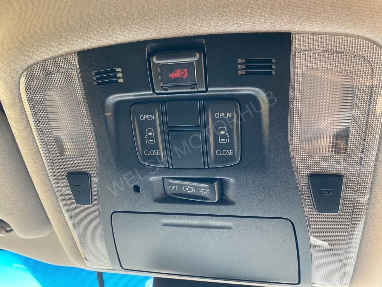2018 Toyota Vellfire Petrol MPV, photo 12