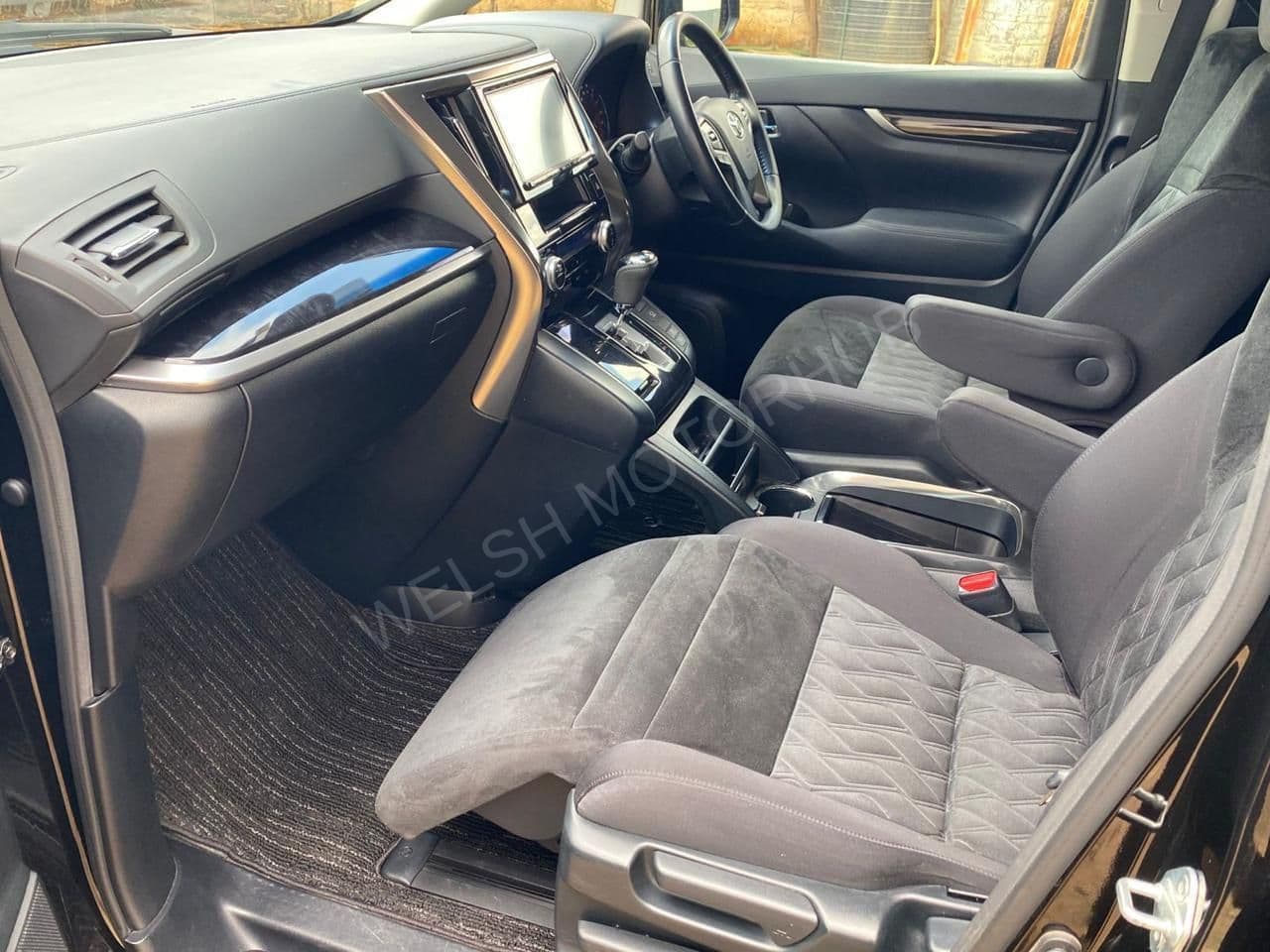 2018 Toyota Vellfire Petrol MPV, photo 11