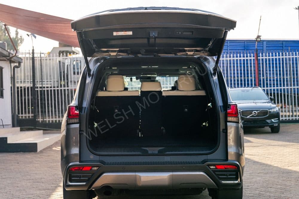 2023 Lexus LX 600 3.5L Petrol SUV, photo 5