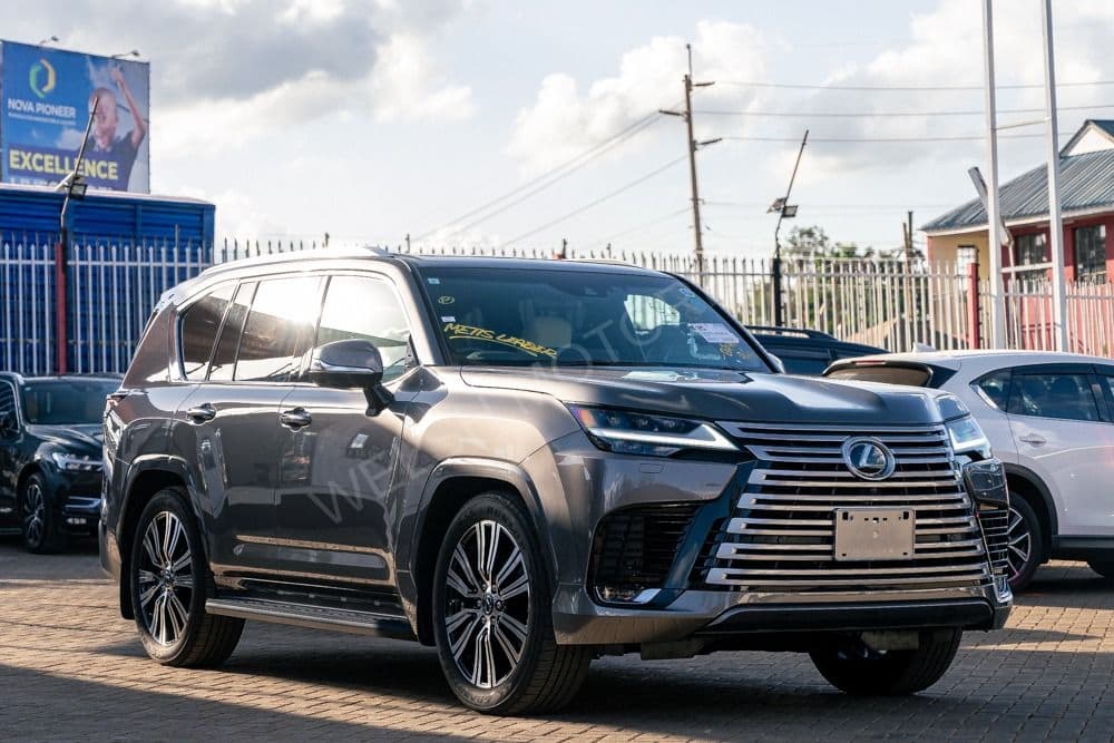 Lexus LX 600