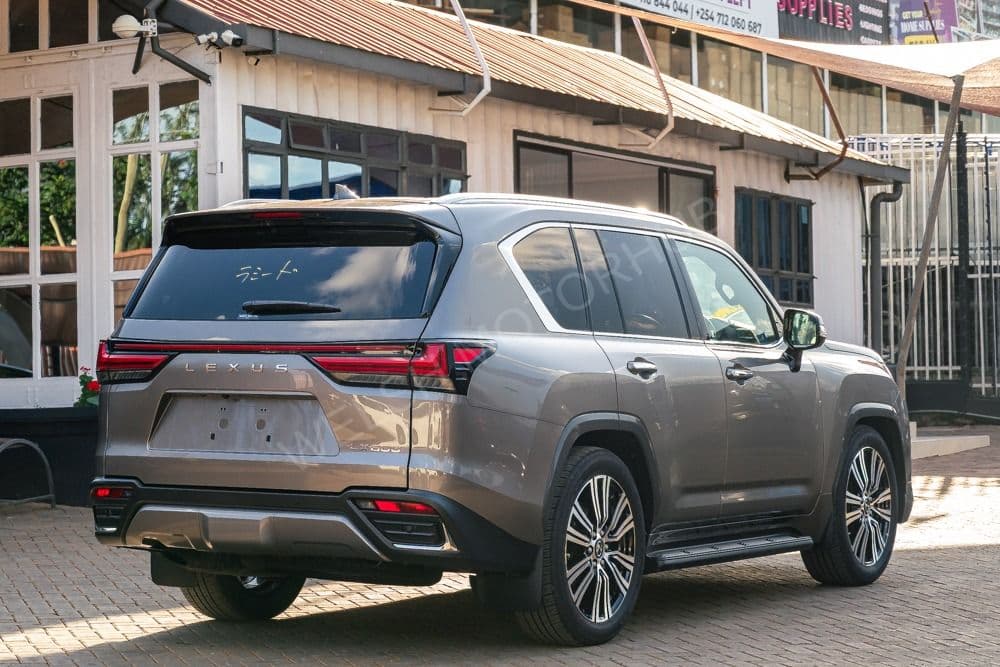 2023 Lexus LX 600 3.5L Petrol SUV, photo 3