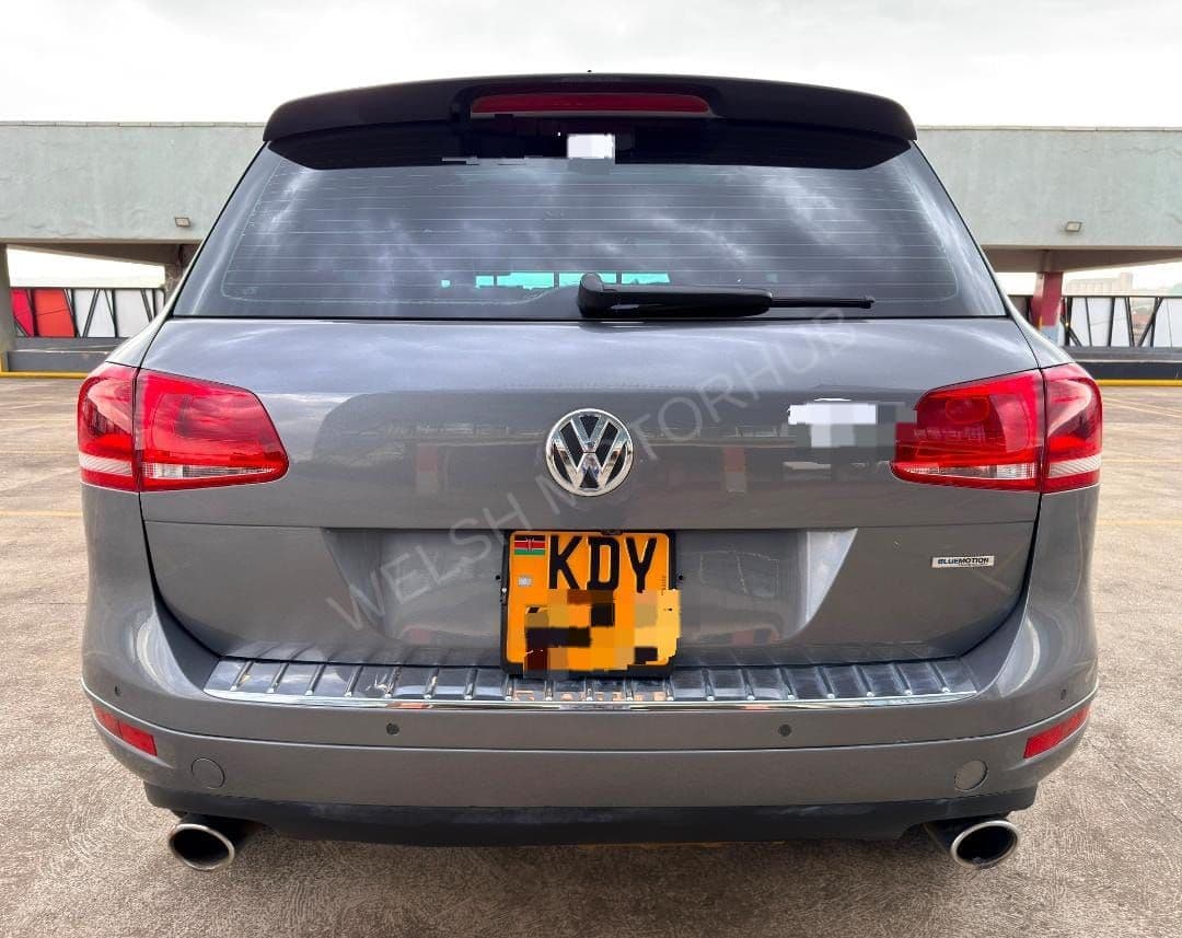 2014 Volkswagen Tuareg 3L Diesel SUV, photo 5