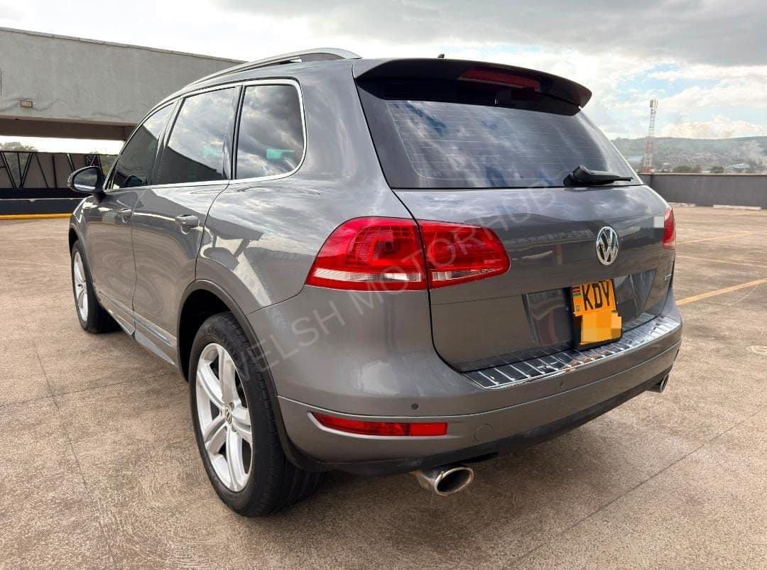 2014 Volkswagen Tuareg 3L Diesel SUV, photo 4