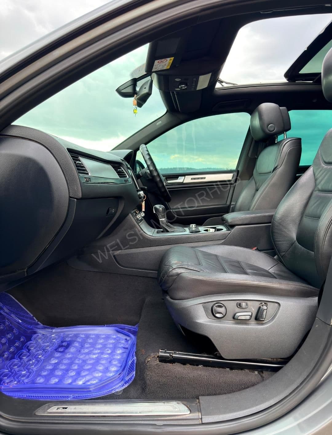 2014 Volkswagen Tuareg 3L Diesel SUV, photo 7