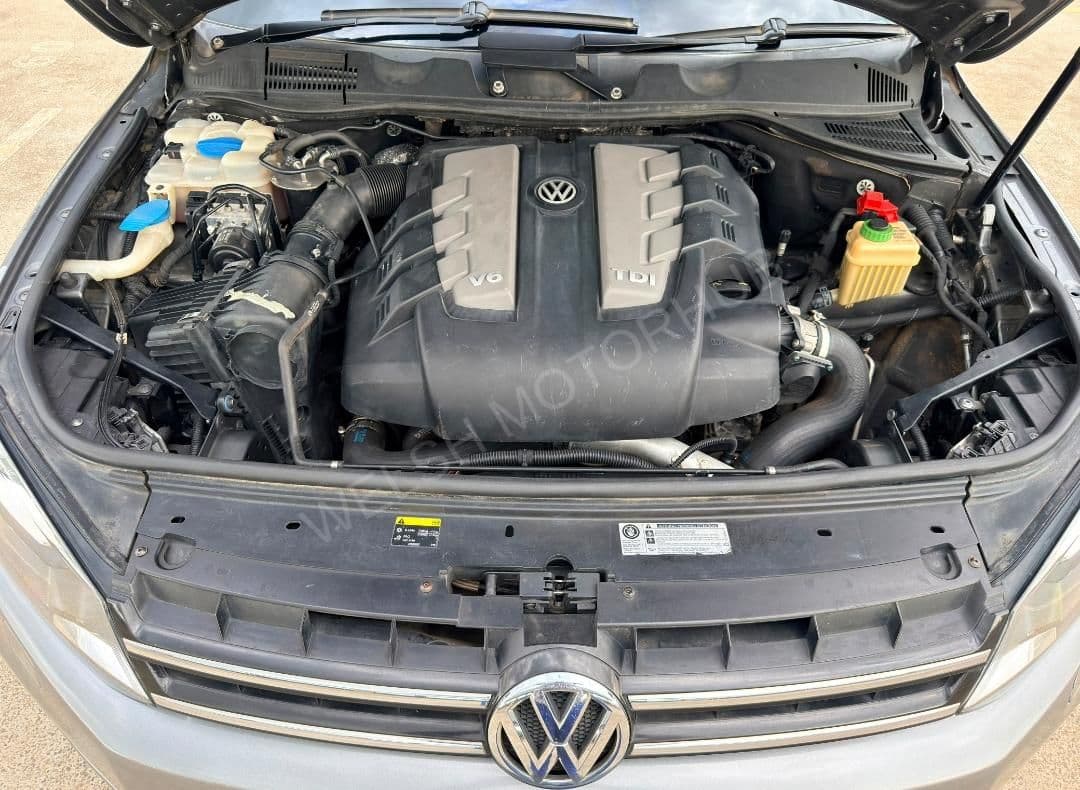 2014 Volkswagen Tuareg 3L Diesel SUV, photo 8