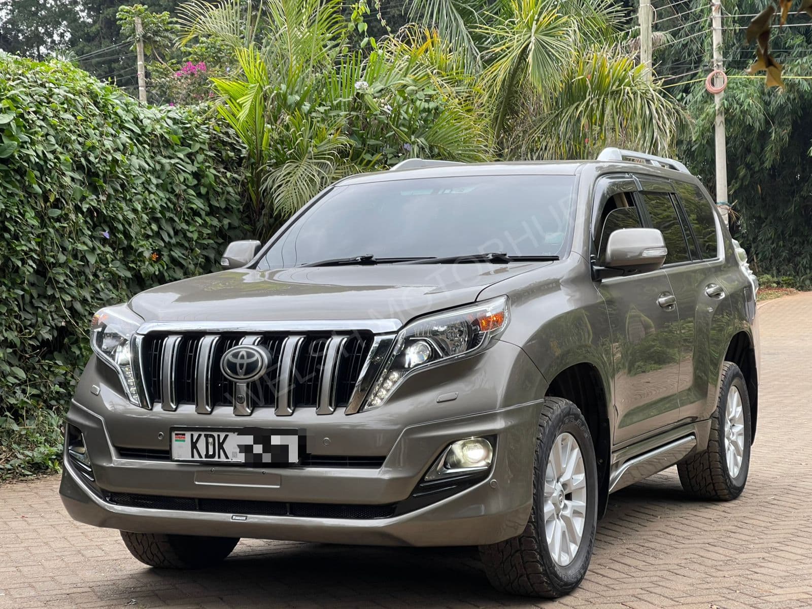 2016 Toyota Land Cruiser Prado TZG 2.8L Diesel SUV, photo 3