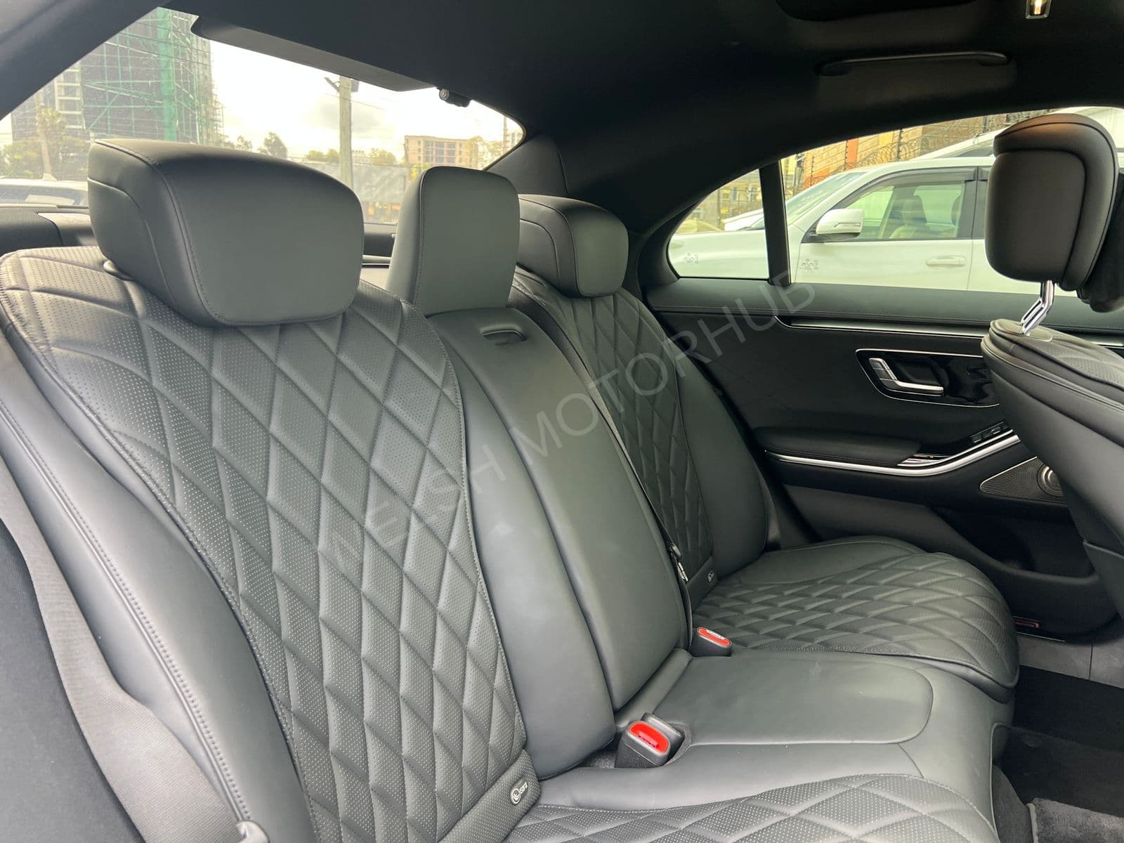 2021 Mercedes-Benz S500 3L Petrol Sedan, photo 13