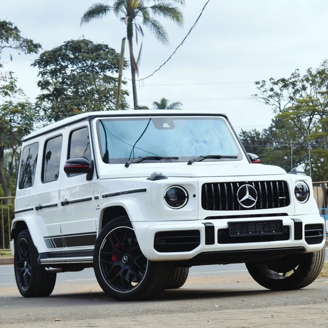 Mercedes-Benz G63 ( AMG )