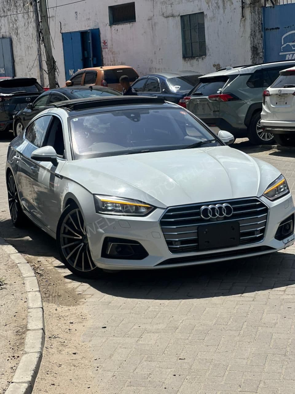 2019 Audi A5 2L Petrol Sedan, photo 2