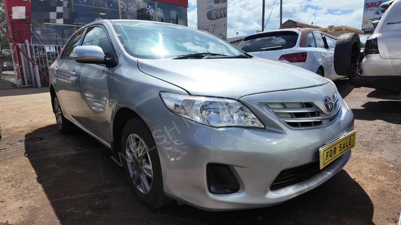2013 Toyota Corolla 1.6L Petrol Sedan, main photo