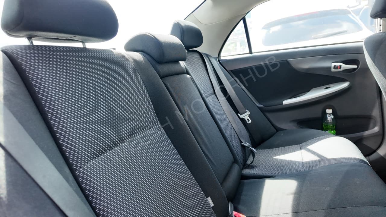 2013 Toyota Corolla 1.6L Petrol Sedan, photo 8