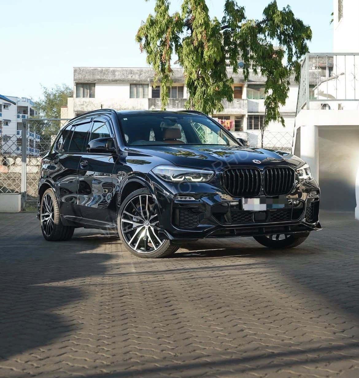 BMW X5 ( M Line xdrive35D )