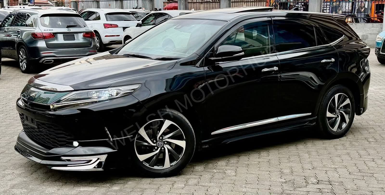 Toyota Harrier ( PREMIUM ADVANCE )