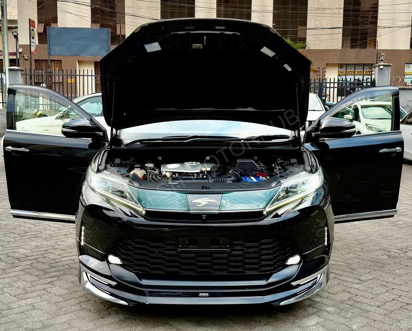 2019 Toyota Harrier PREMIUM ADVANCE Petrol SUV, photo 4