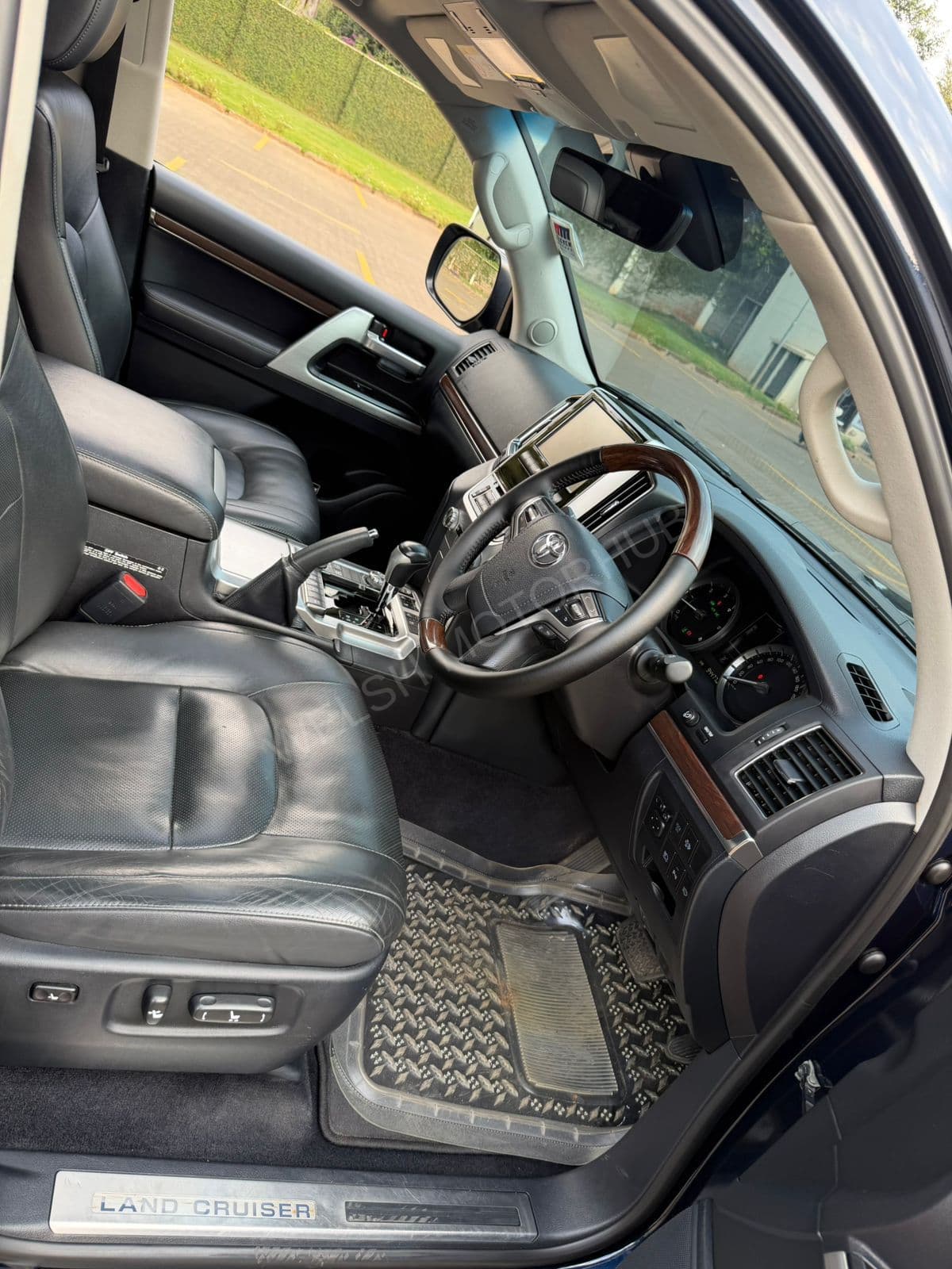2016 Toyota Land Cruiser SAHARA LC200 4.5L Diesel SUV, photo 12