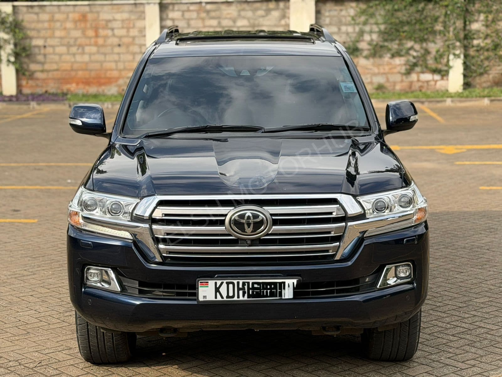 Toyota Land Cruiser ( SAHARA LC200 )