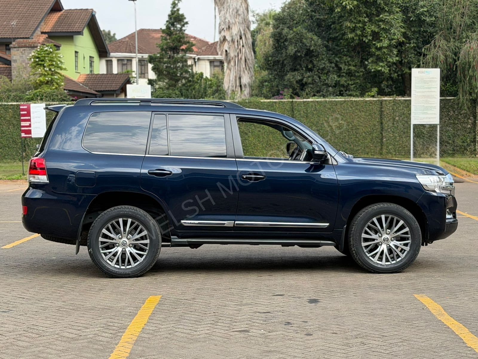 2016 Toyota Land Cruiser SAHARA LC200 4.5L Diesel SUV, photo 6