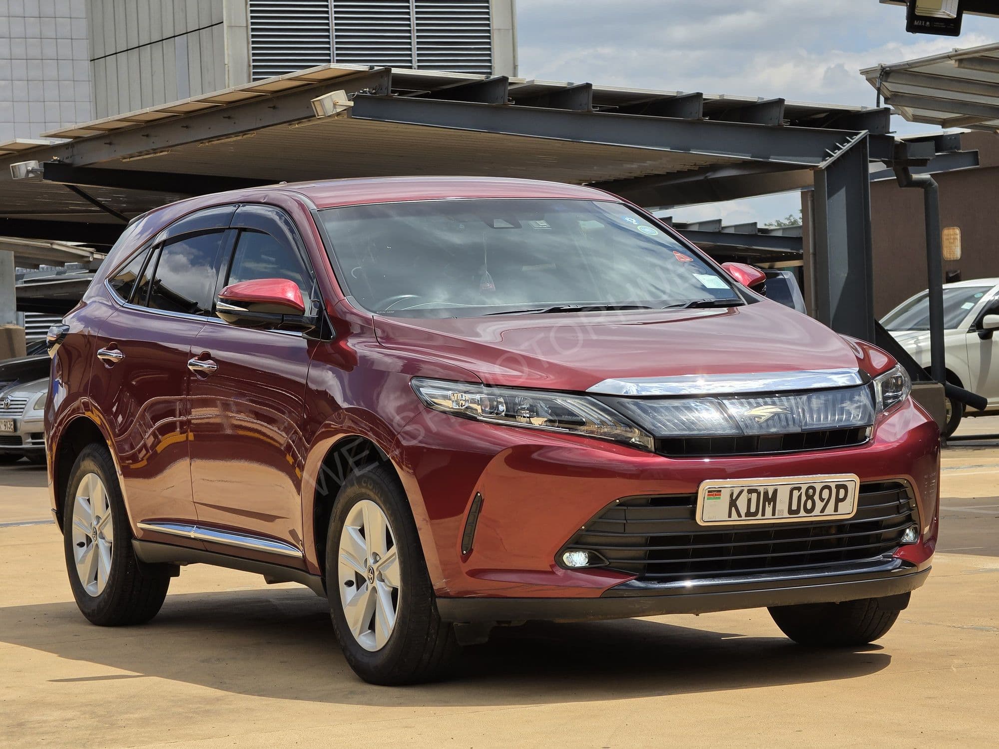 2017 Toyota Harrier 2L Petrol SUV, photo 2