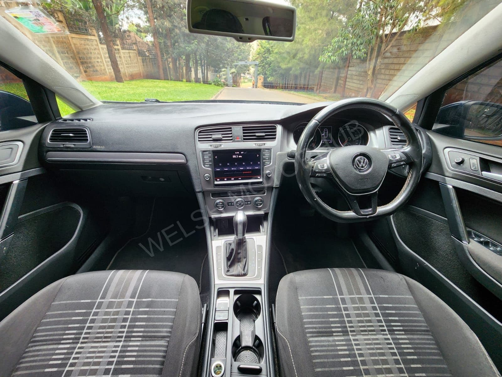 2016 Volkswagen Golf TSI Petrol Hatchback, photo 2