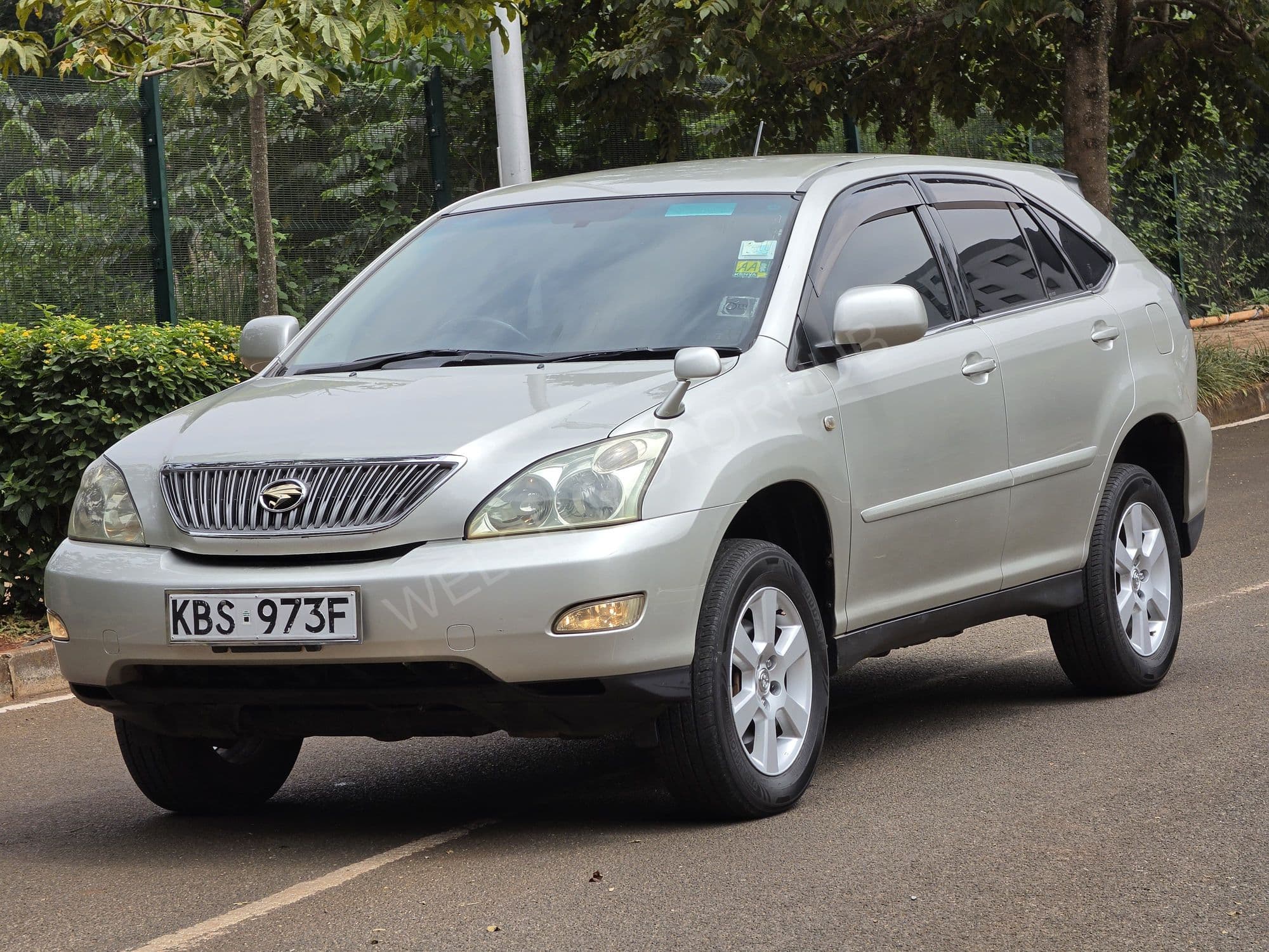 2005 Toyota Harrier 2.5L Petrol SUV, photo 2