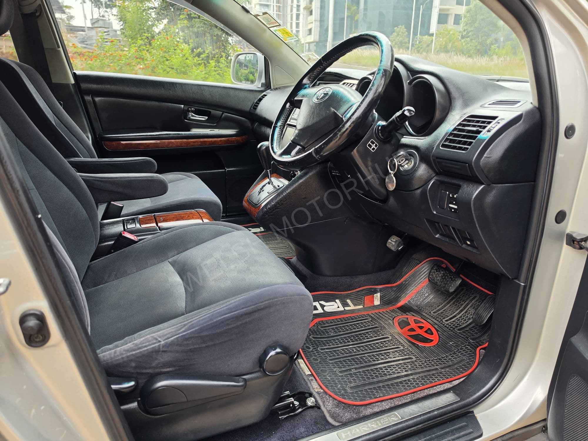 2005 Toyota Harrier 2.5L Petrol SUV, photo 9