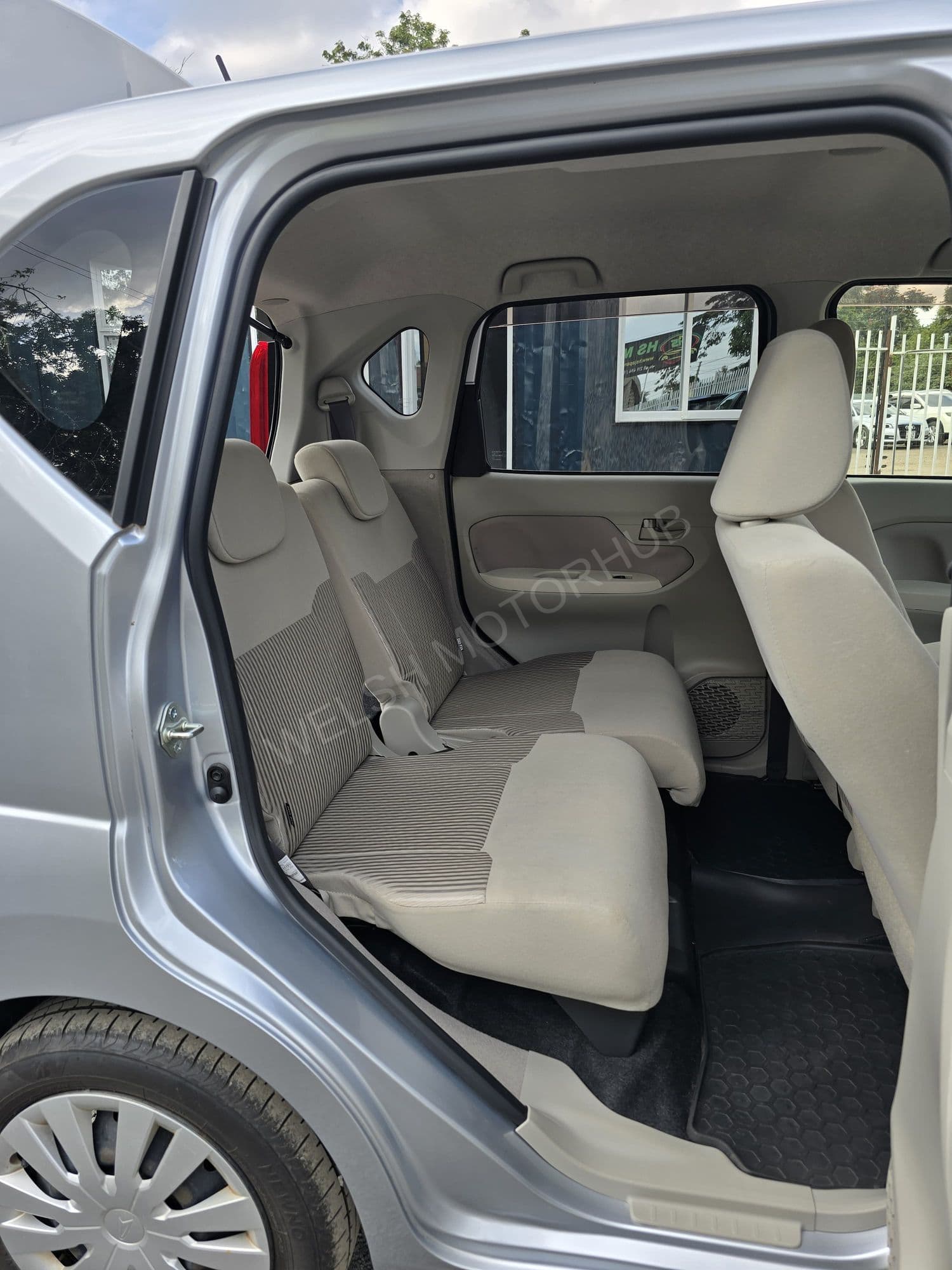 2019 Dihatsu Move Petrol MPV, photo 3