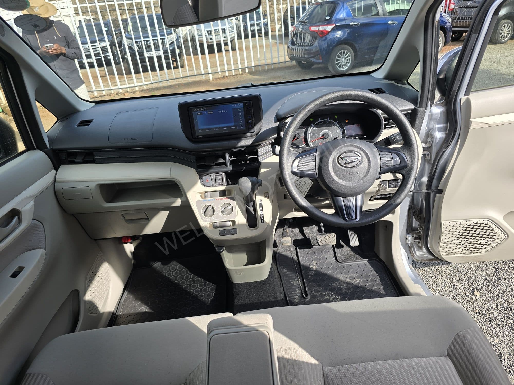 2019 Dihatsu Move Petrol MPV, photo 4