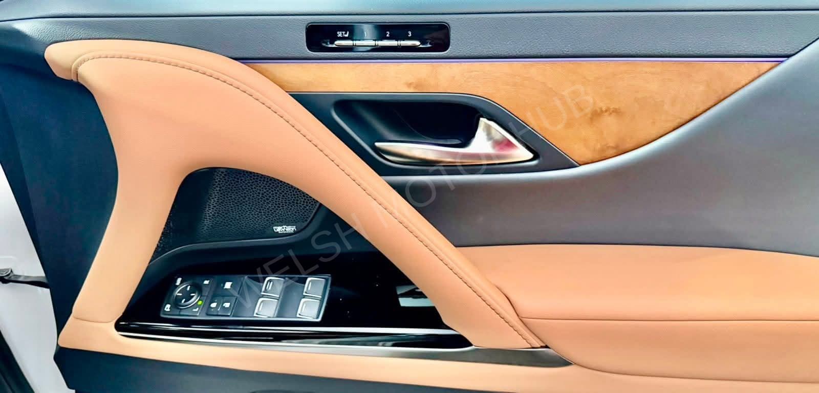 2023 Lexus LX 600 3.5L Petrol SUV, photo 9
