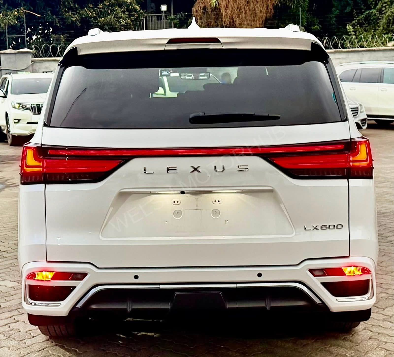 2023 Lexus LX 600 3.5L Petrol SUV, photo 5