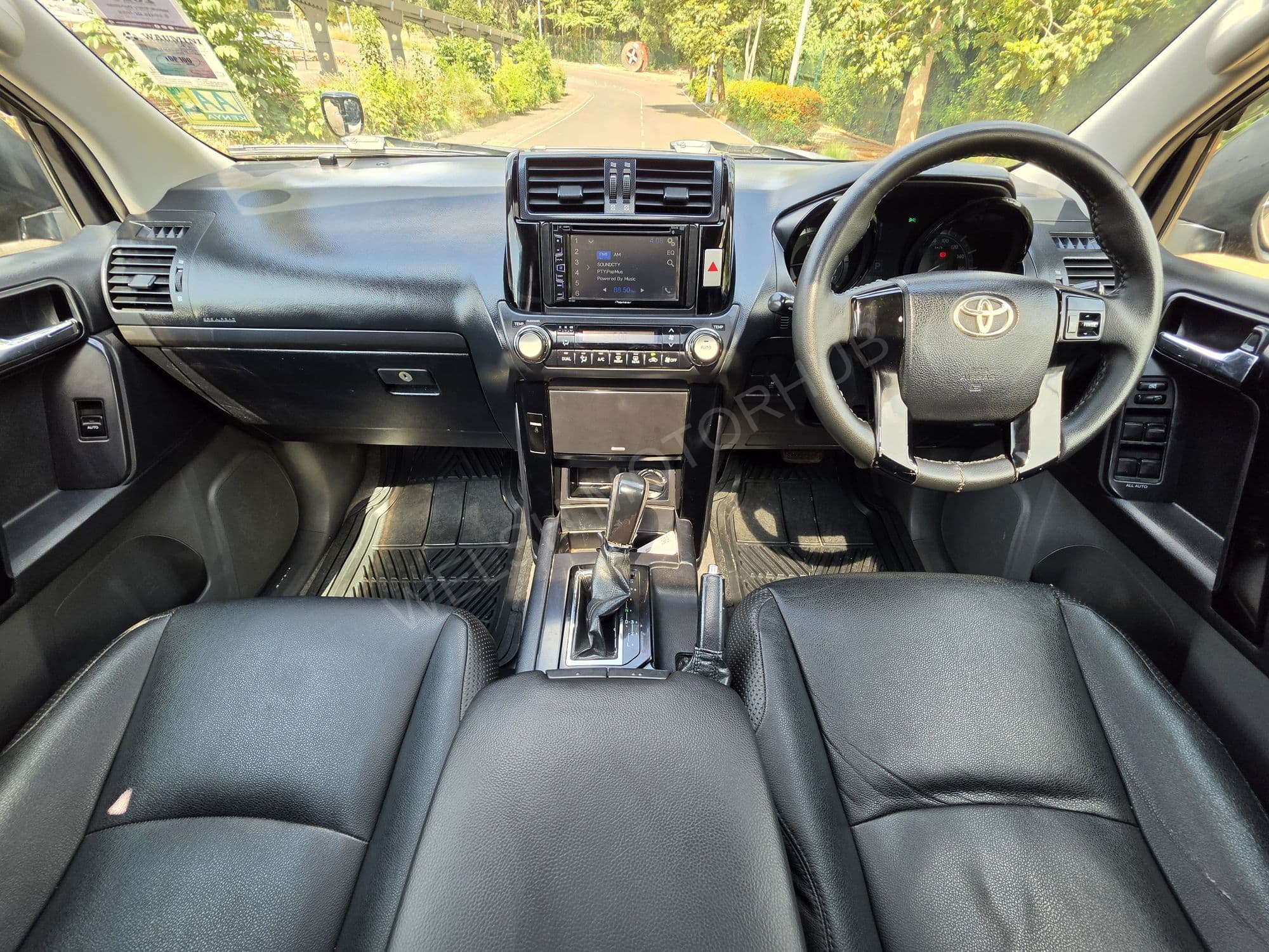2011 Toyota Prado J150 TX 2.7L Petrol Sedan, photo 11