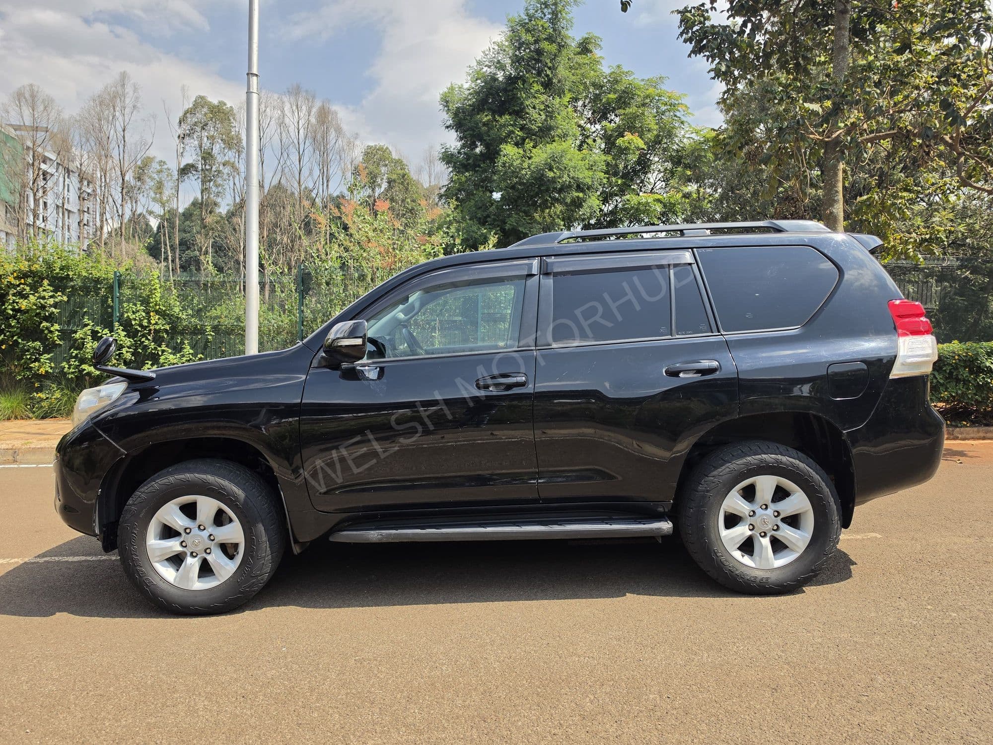 2011 Toyota Prado J150 TX 2.7L Petrol Sedan, photo 3